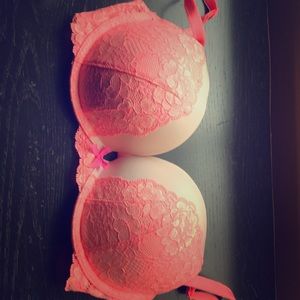 Victoria’s Secret Dream Angels push up